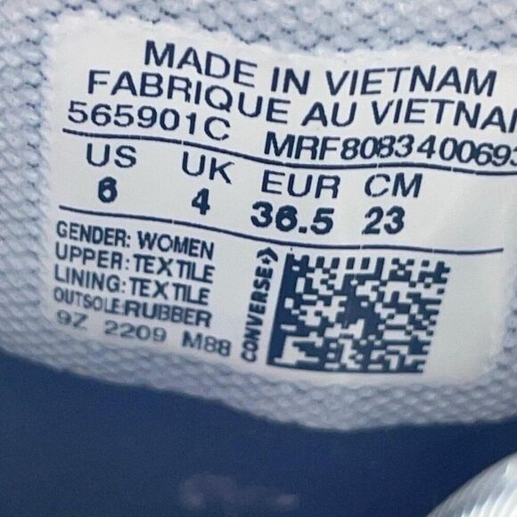 Converse Chuck Taylor All Star Women’s 6 Lugged Platform High-Top Sneaker Black - Picture 3 of 10